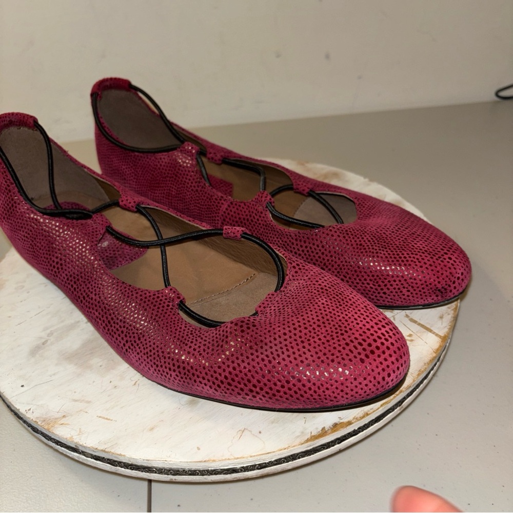 Earthies Flat Shoes Size 10M Burgundy Women - Picture 2 of 11